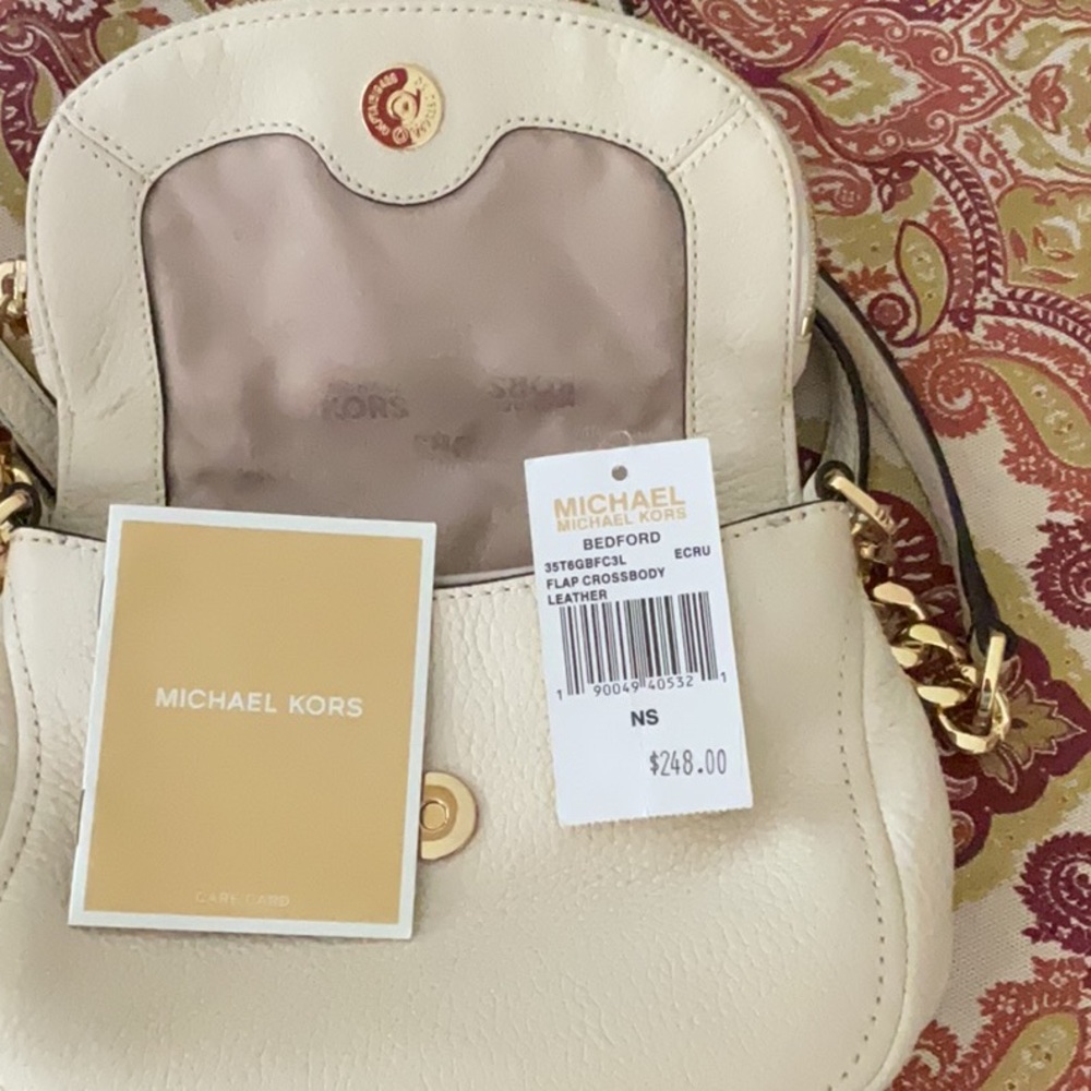 Michael Kors Cream color Crossbody Bag with Gold accents - Picture 4 of 10